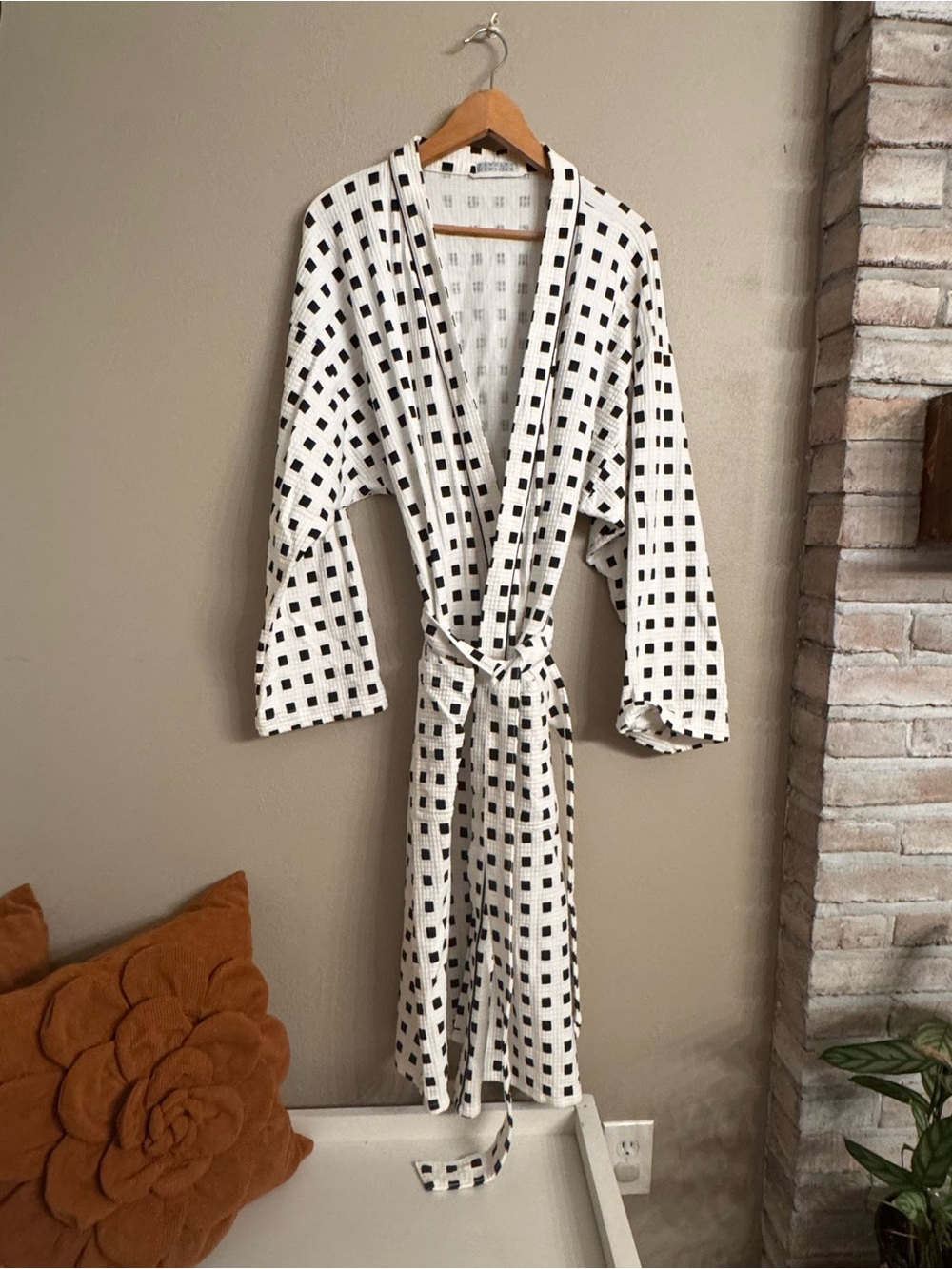 Barneys New York White Robe with Black Check Pattern